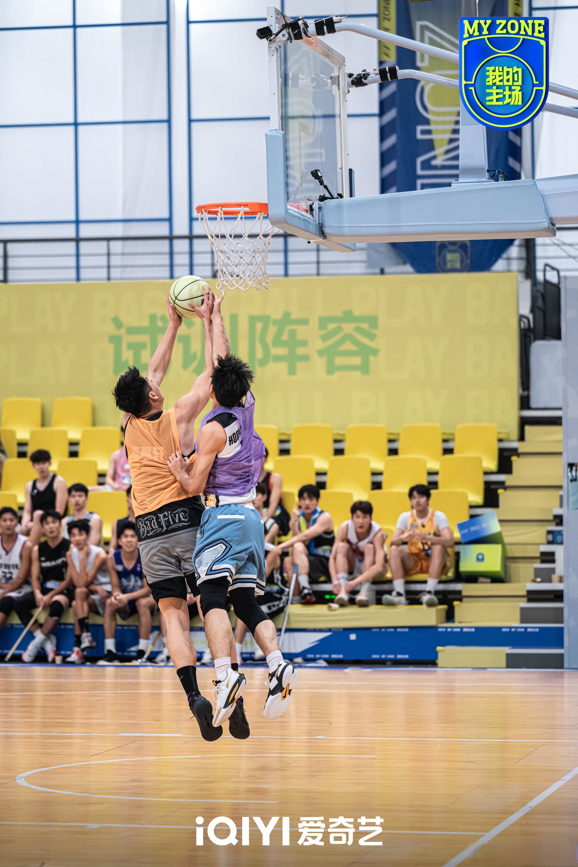 篮球比赛燃爆全场，比分惊心动魄的简单介绍