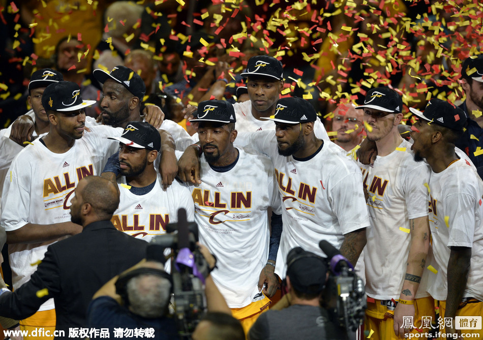NBA总决赛圆满结束，冠军队庆功赏