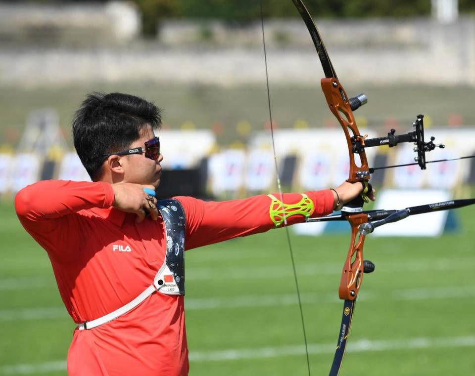 关于射箭选手箭术出神入化，轻松夺魁的信息