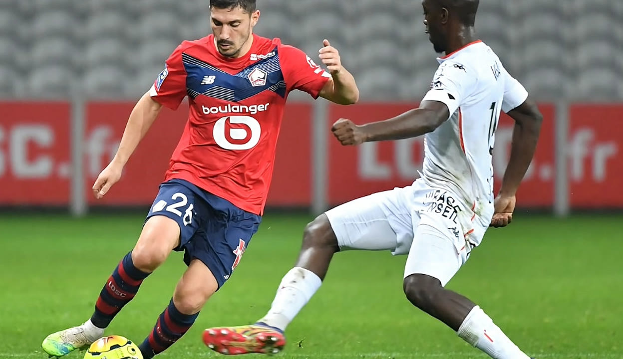 沙奇特传射建功,里昂全力追赶欧洲最高荣誉 沙奇特传射建功,里昂全力追赶欧洲最高荣誉