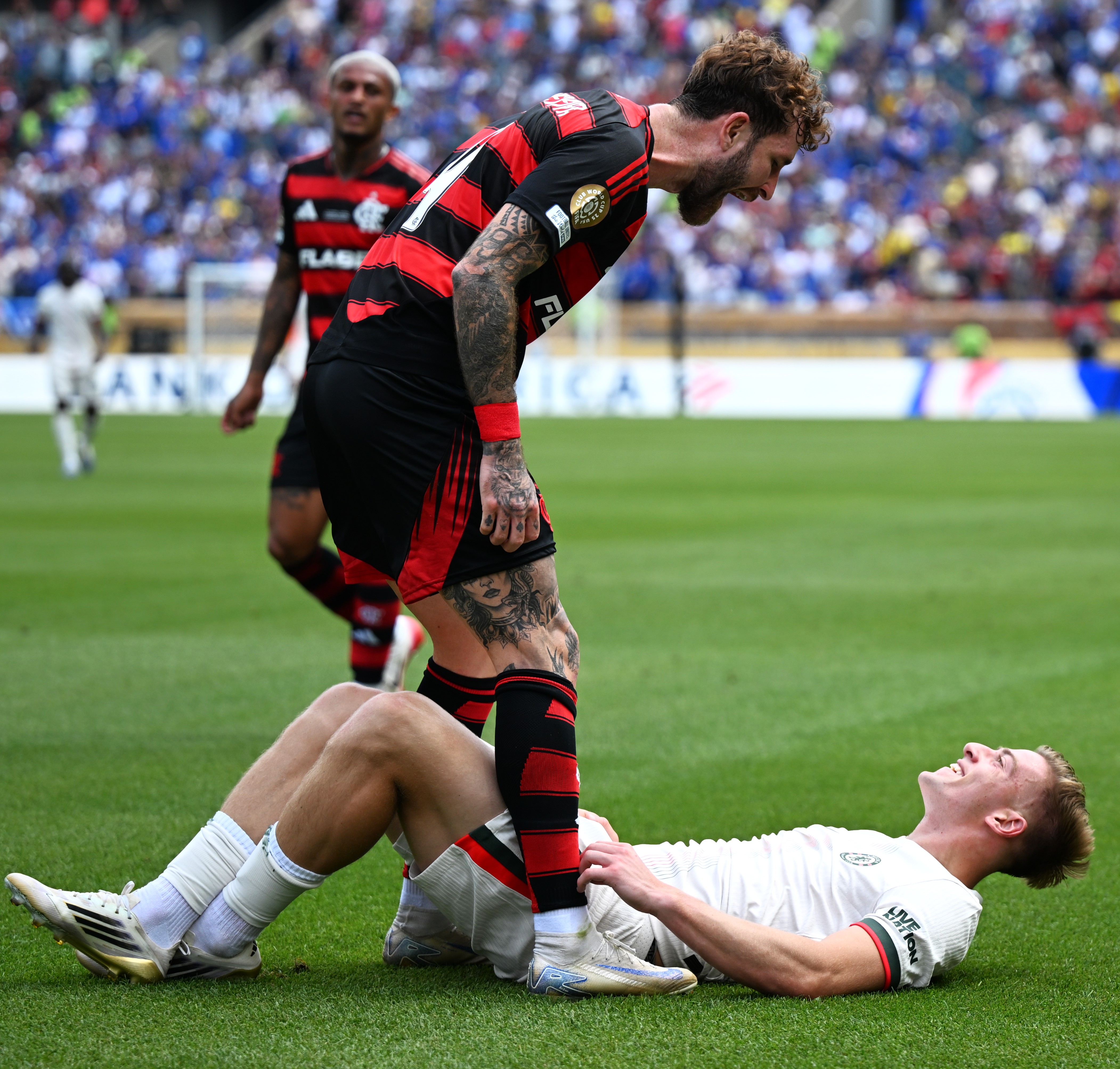 足球比赛中的一条刺激新闻令人热议