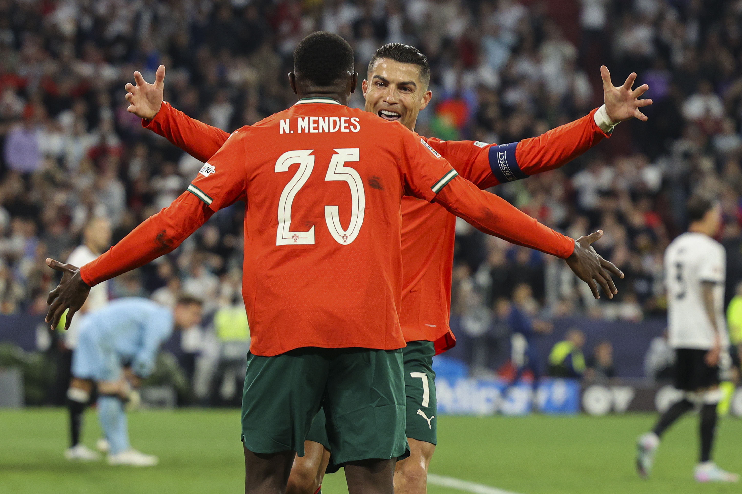 葡萄牙队表现出色,赢得马德里杯赛 葡萄牙队表现出色,赢得马德里杯赛