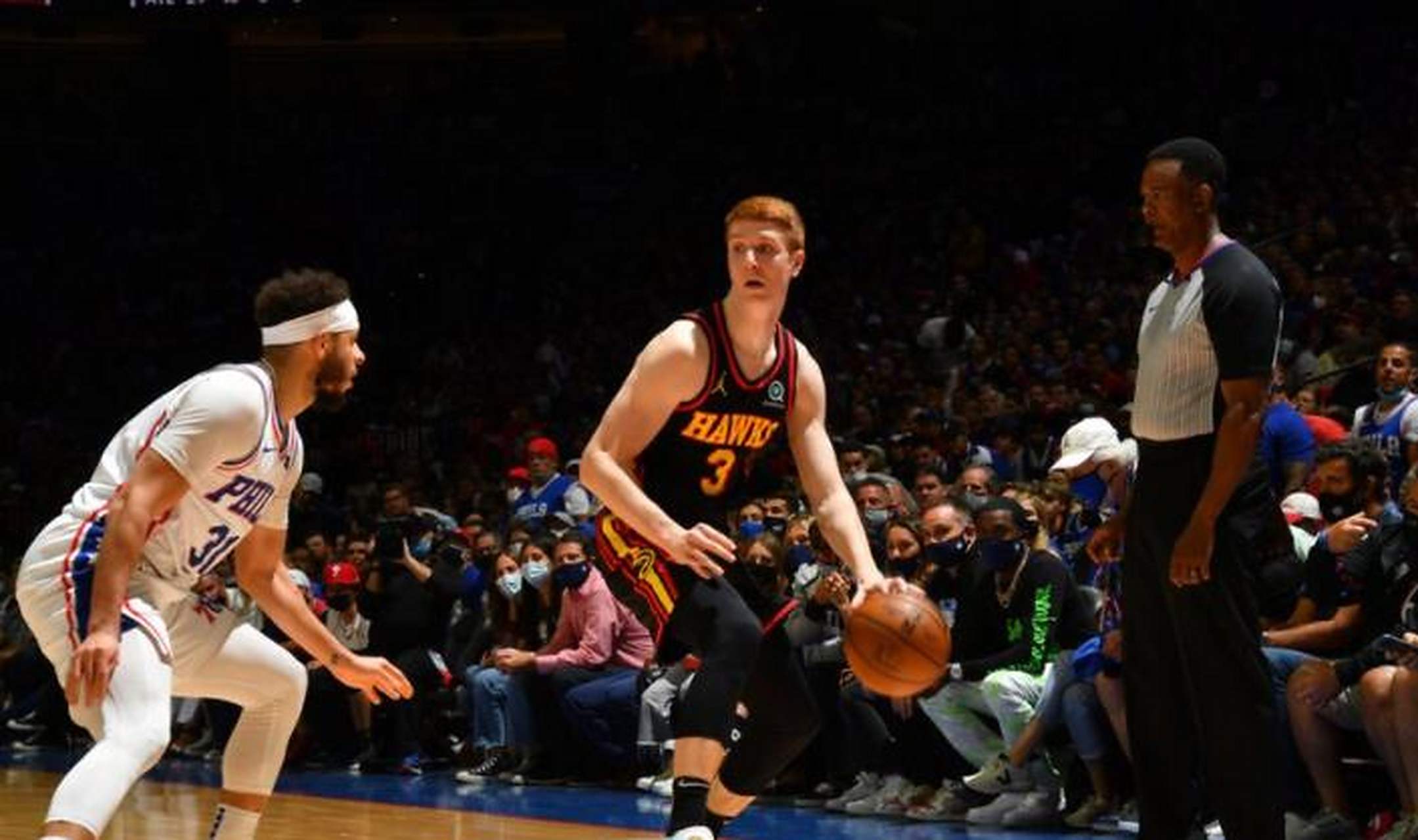 老鹰淘汰76人,晋级东部半决赛 老鹰淘汰76人,晋级东部半决赛