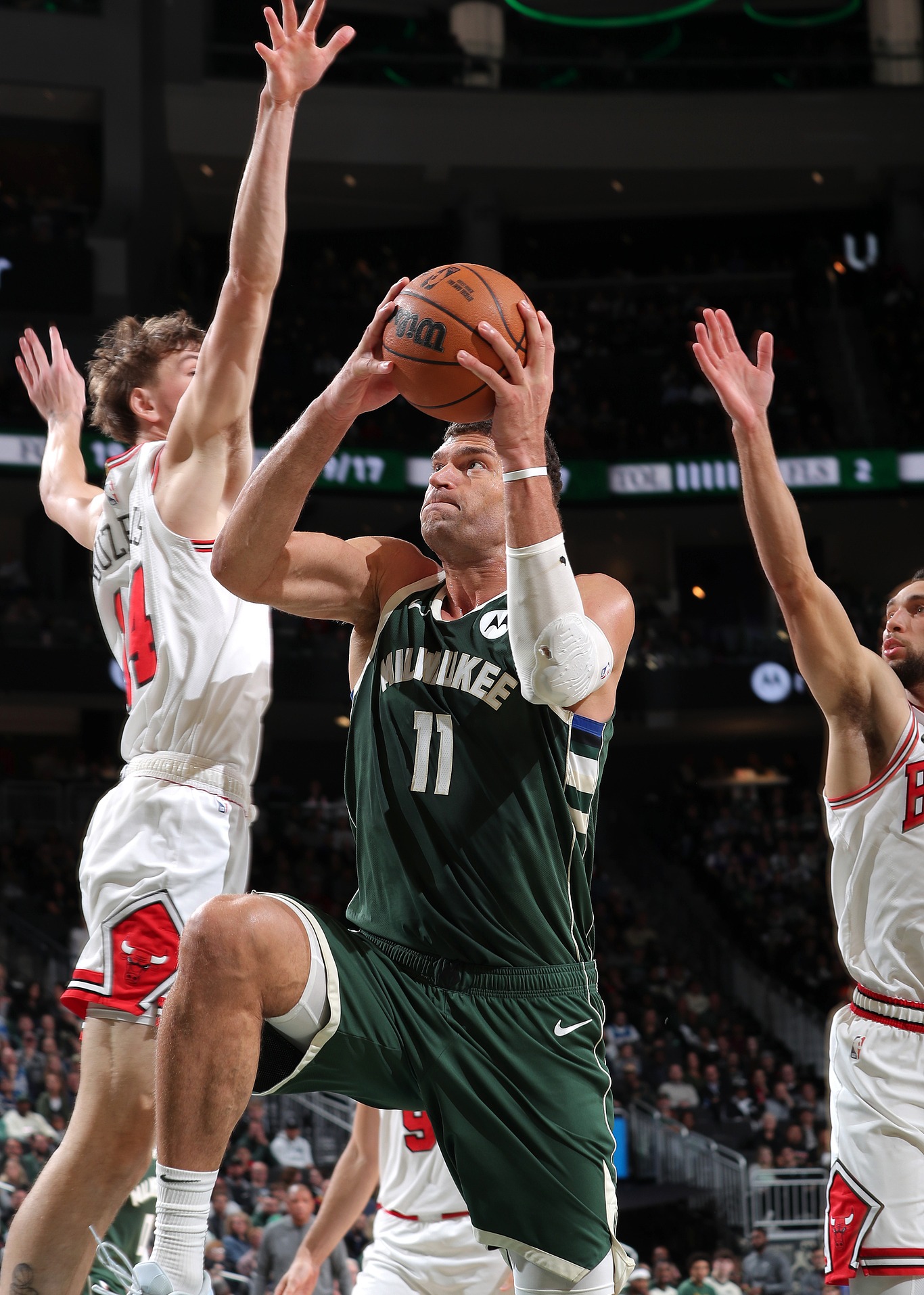 雄鹿客场力克公牛,系列赛2-0领先 雄鹿客场力克公牛,系列赛2-0领先