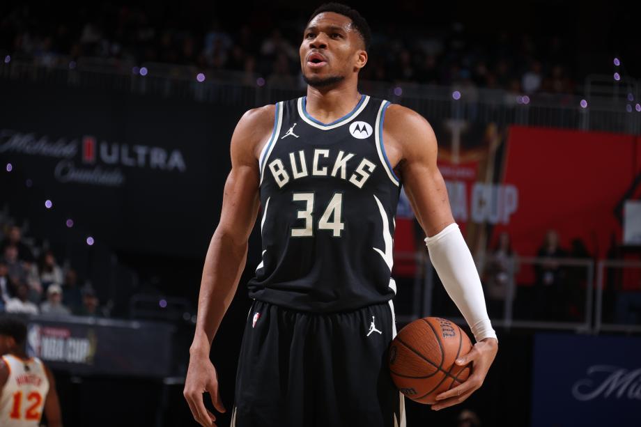 雄鹿轻取老鹰,取得七连胜 雄鹿轻取老鹰,取得七连胜