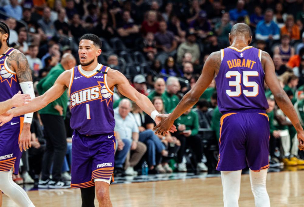 太阳胜魔术，布克命中绝杀制胜球