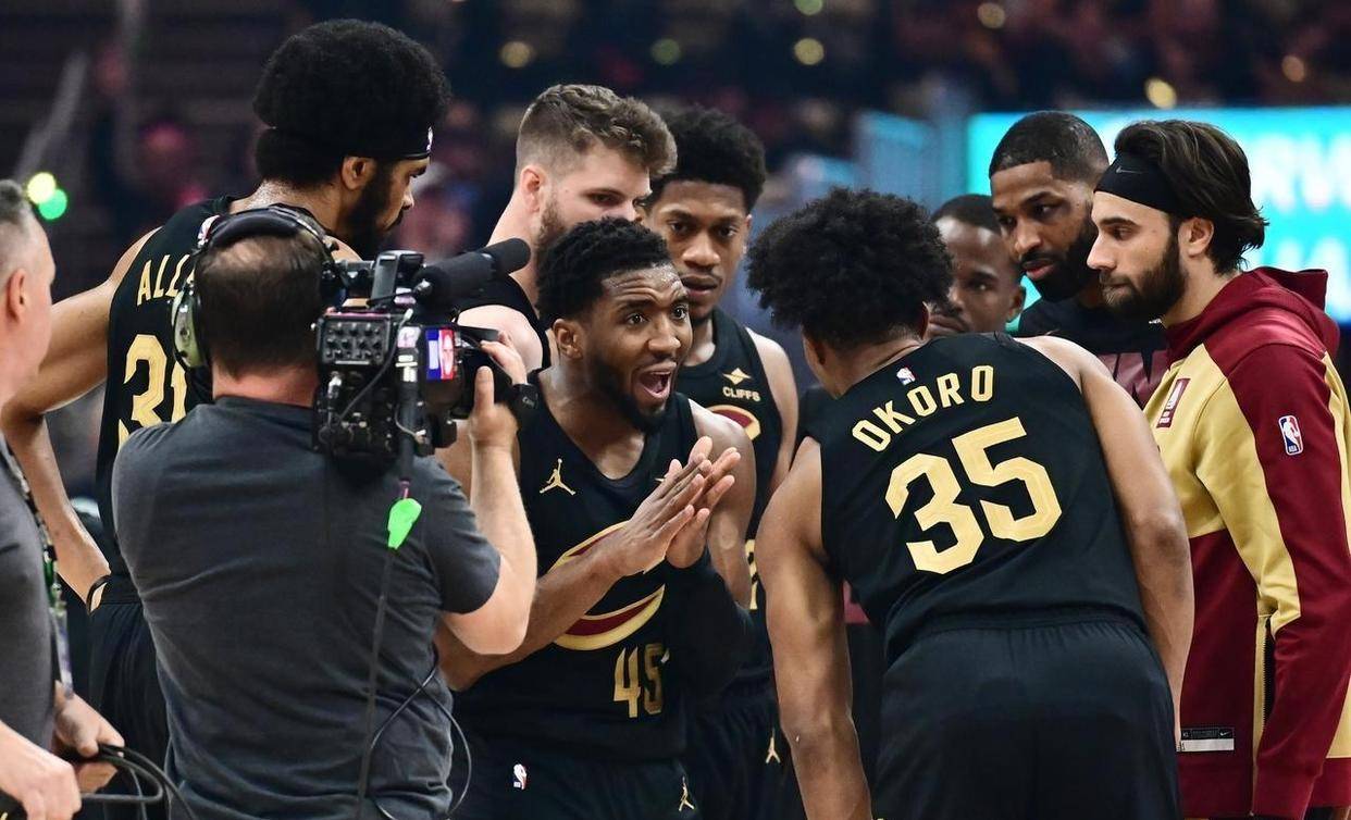 赛季最佳阵容出炉,詹姆斯入围 赛季最佳阵容出炉,詹姆斯入围