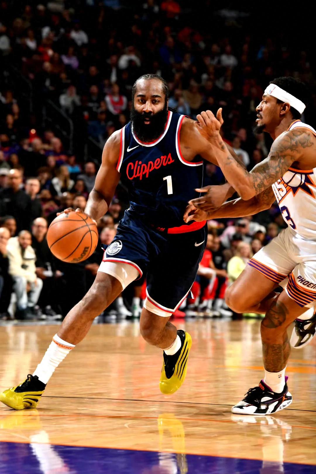 太阳力克快船结束连败 太阳力克快船结束连败