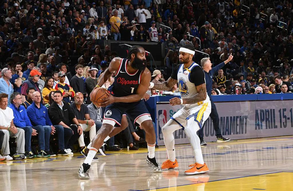 黄蜂击败凯尔特人,取得三连胜! 黄蜂击败凯尔特人,取得三连胜!