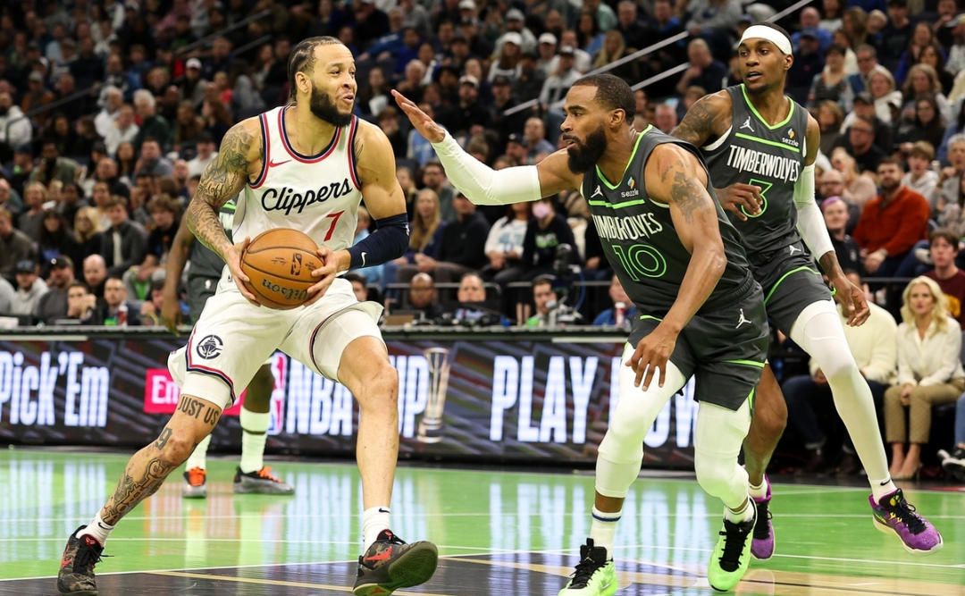 森林狼惨遭雄鹿横扫,遭遇四连败 森林狼惨遭雄鹿横扫,遭遇四连败