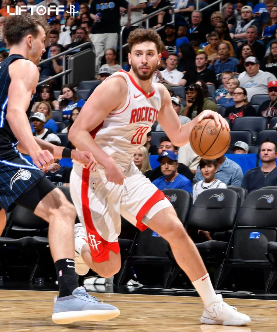 开拓者客场击败火箭,保持东部第一 开拓者客场击败火箭,保持东部第一